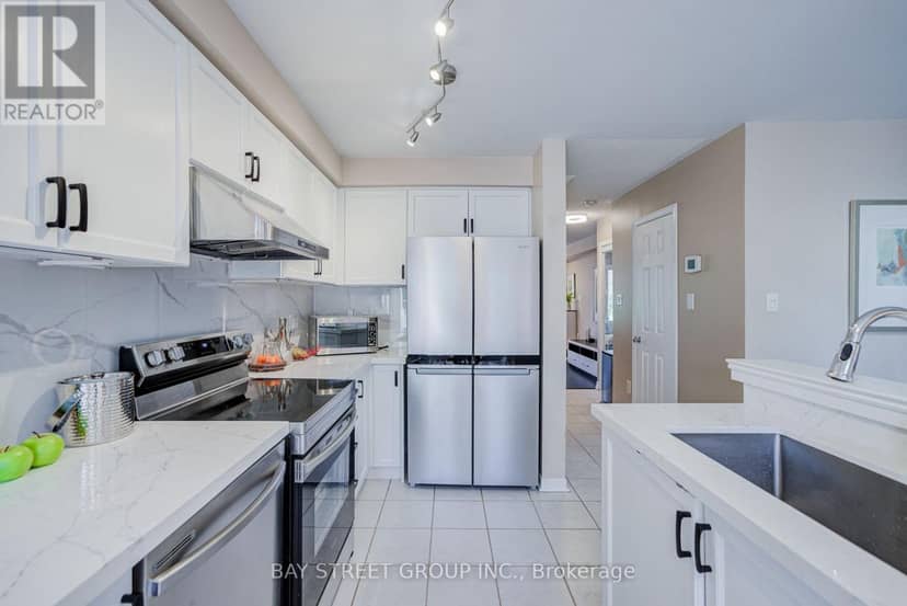 25 Waterton Crescent — photo 13 of 34
