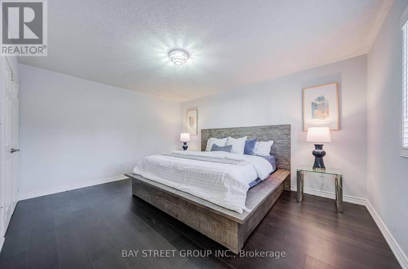 25 Waterton Crescent — photo 17 of 34
