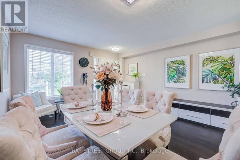 25 Waterton Crescent, Richmond Hill, photo 8