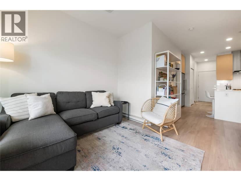 612 7588 16TH STREET, Burnaby
