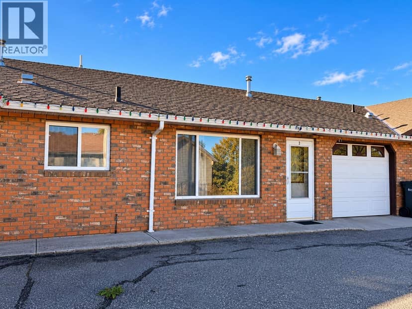 2 202 8TH STREET, 100 Mile House