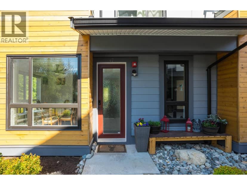 47 1188 MAIN STREET, Squamish, photo 2