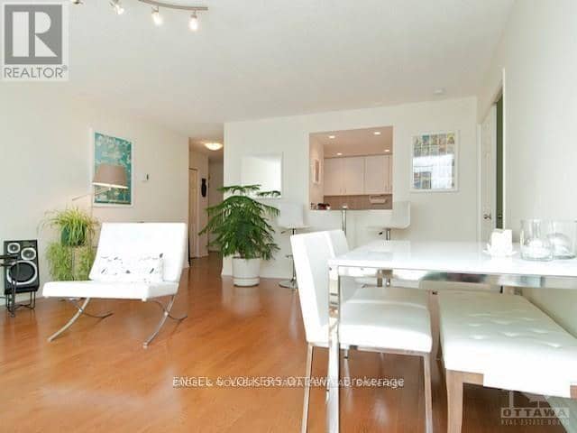 212 - 35 Murray Street — photo 14 of 40