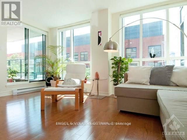 212 - 35 Murray Street — photo 12 of 40