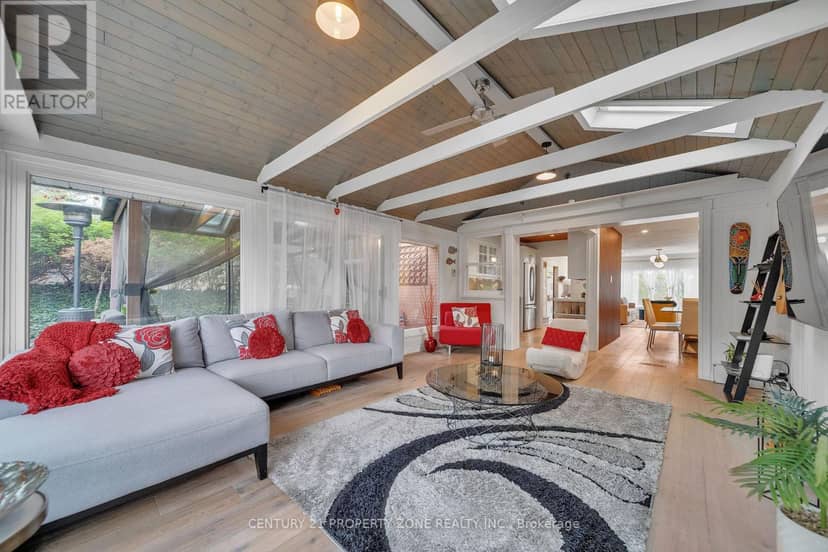 122 Vista Boulevard — photo 16 of 40