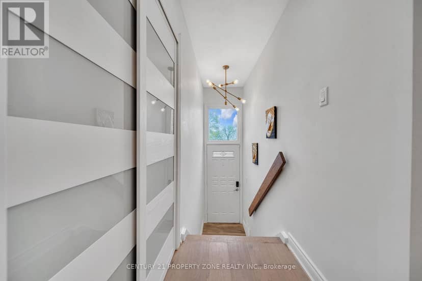 122 Vista Boulevard — photo 3 of 40