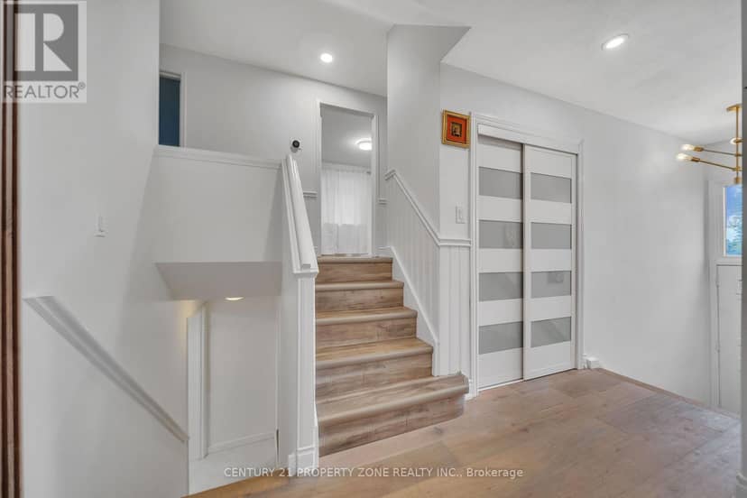 122 Vista Boulevard — photo 4 of 40