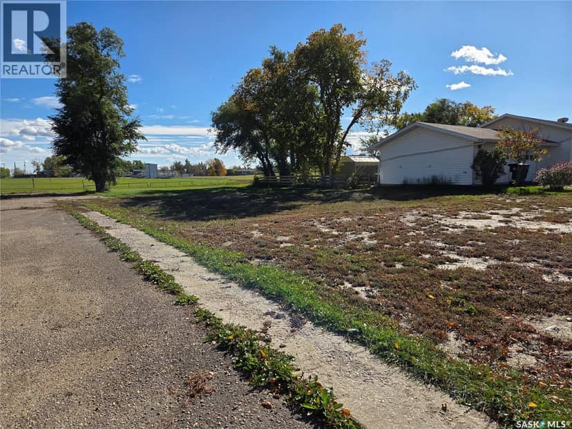 564 Butte STREET, Central Butte, photo 2