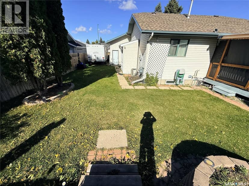 119 Hall CRESCENT — photo 20 of 33