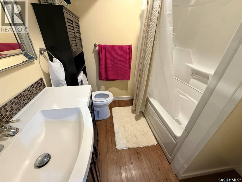 119 Hall CRESCENT — photo 26 of 33