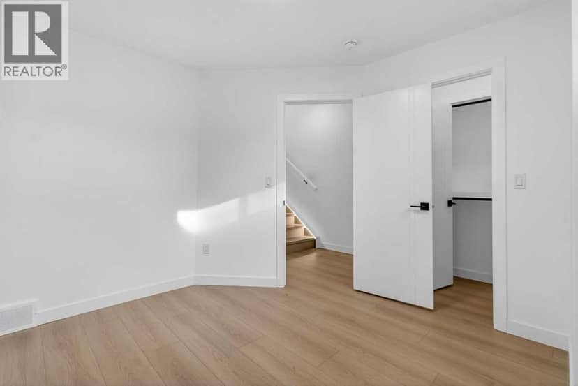 720 52 Avenue SW — photo 37 of 40
