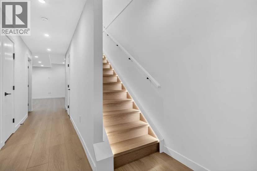 720 52 Avenue SW — photo 36 of 40