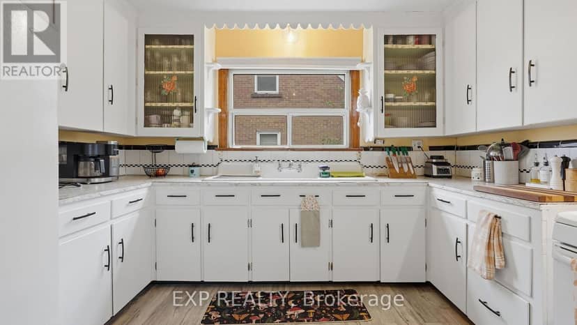 63 Lyons Avenue — photo 7 of 32