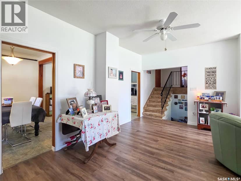 242 6th AVENUE E — photo 16 of 40