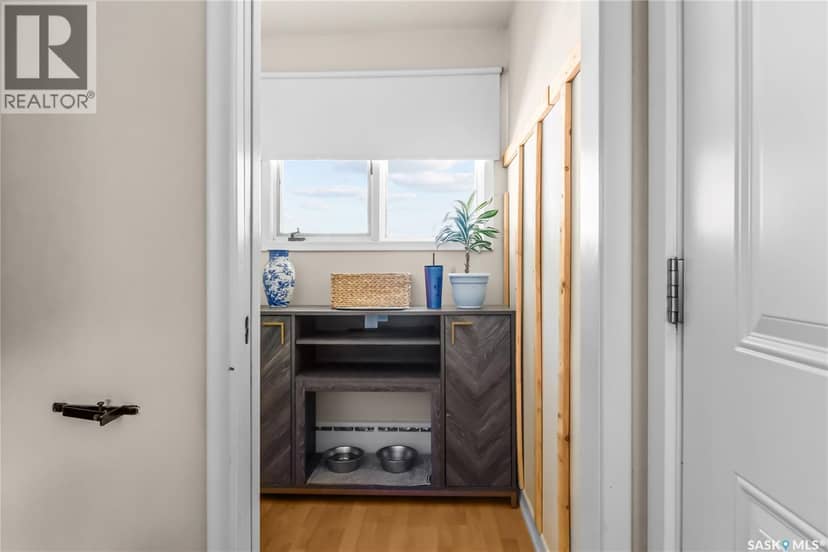 705 King STREET — photo 2 of 38