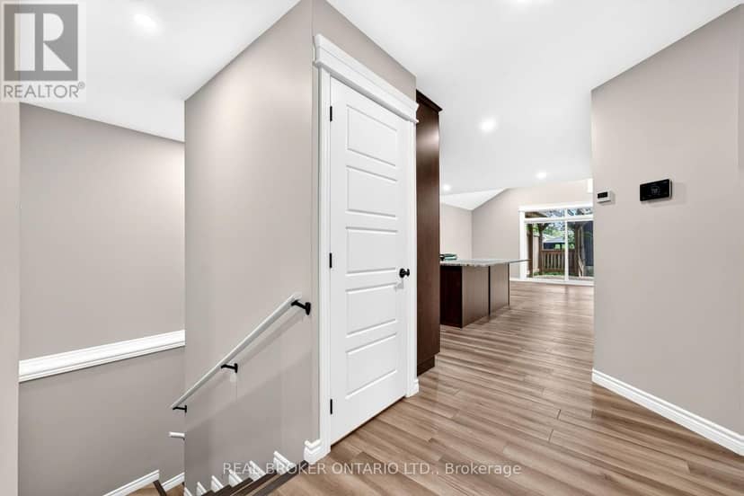52 Queen Street — photo 9 of 40