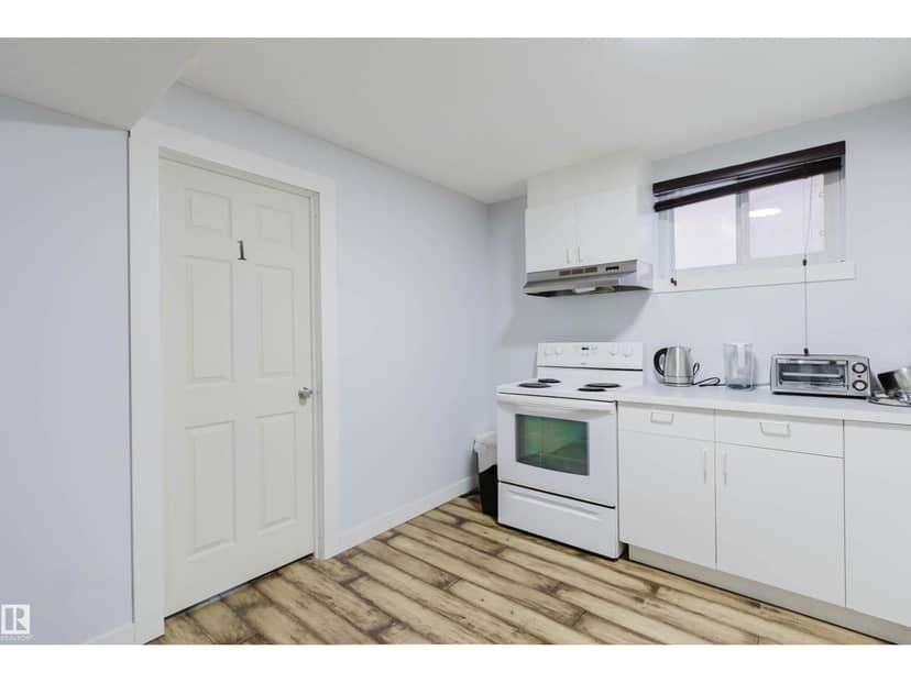 10840 74 AV NW NW — photo 17 of 29