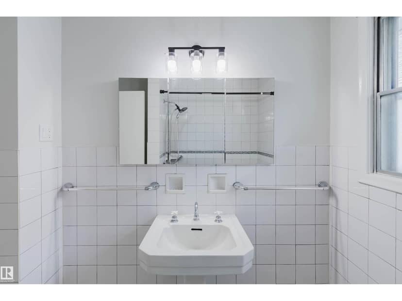 10840 74 AV NW NW — photo 15 of 29