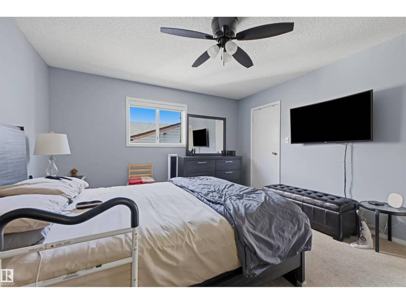 3519 33 AV NW — photo 15 of 40
