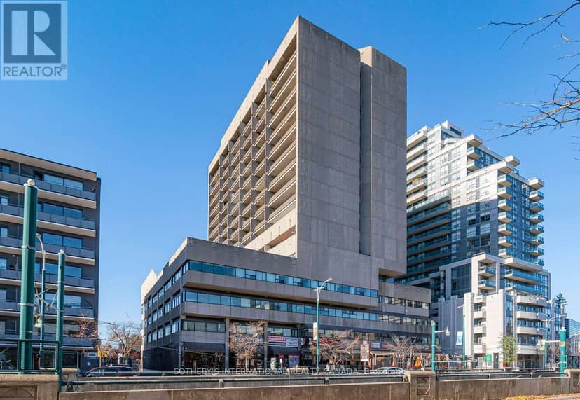 1004 - 720 Spadina Avenue — photo 1 of 14
