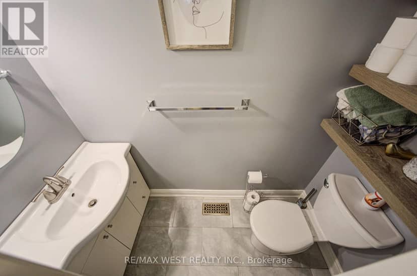 114 Robert Adams Drive, Clarington, photo 5