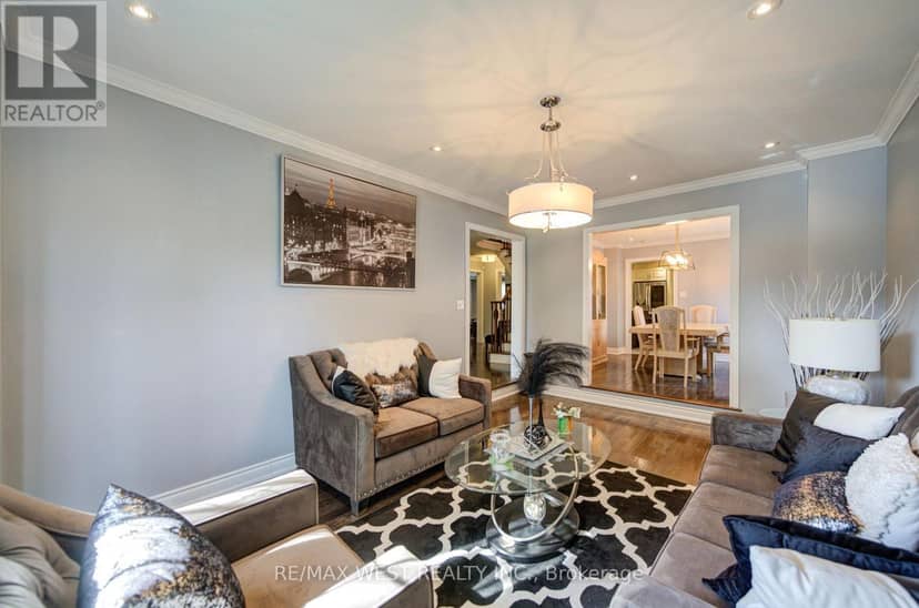 114 Robert Adams Drive, Clarington, photo 6