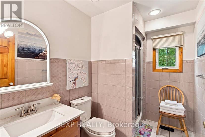 20 Pineshore Crescent — photo 12 of 36