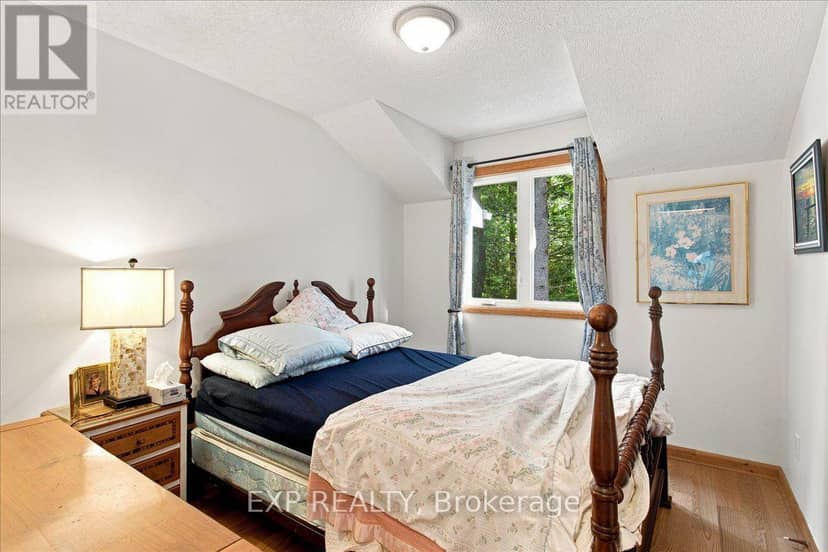 20 Pineshore Crescent — photo 18 of 36