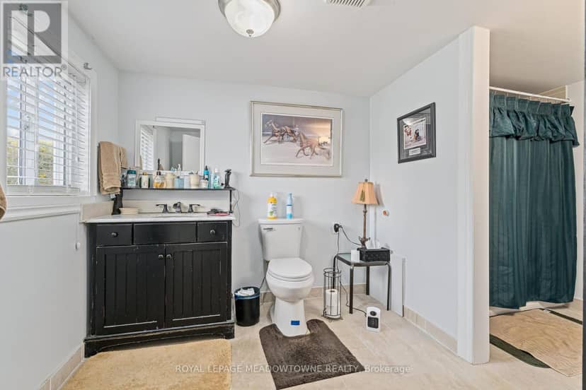 503 Guelph Street — photo 13 of 29