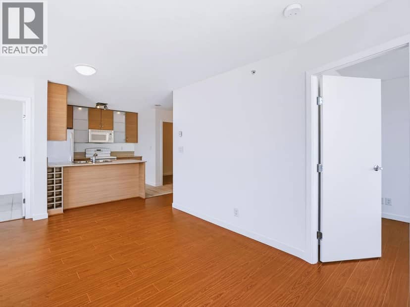 2105 977 MAINLAND STREET, Vancouver, photo 4