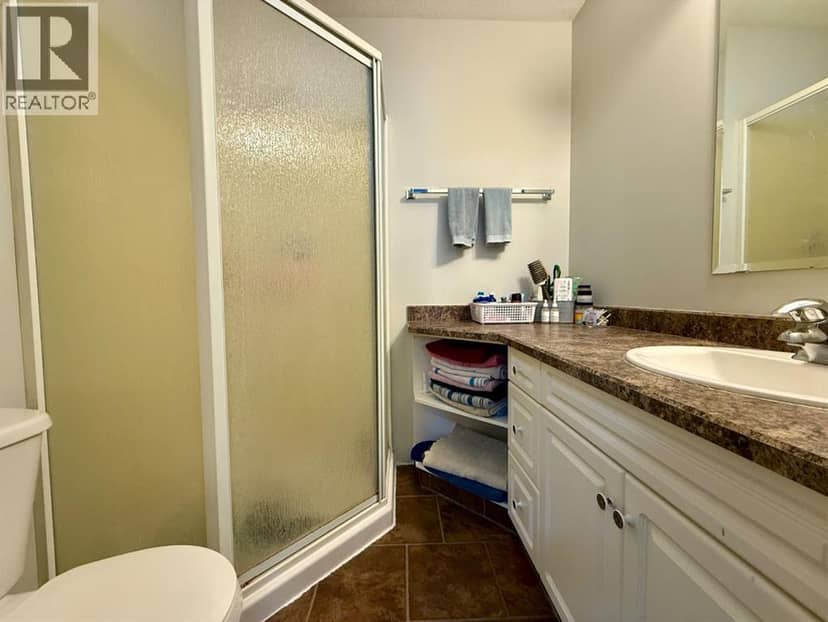 5010 47 Street — photo 14 of 22
