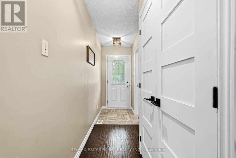 53 Bryna Avenue S — photo 4 of 37