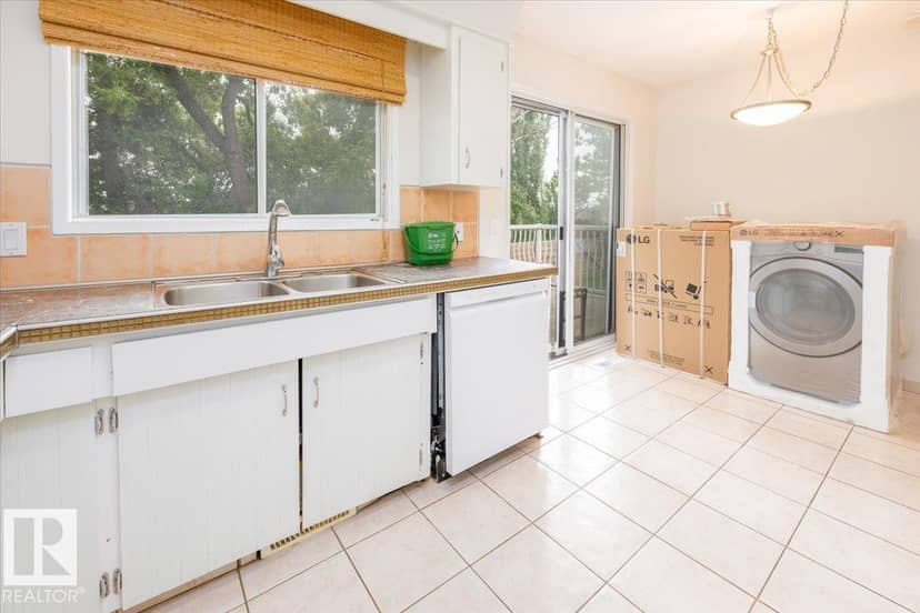 4107 147 ST NW — photo 20 of 40