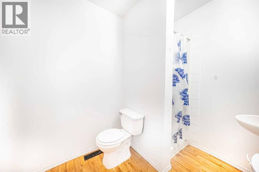 28 Whiteside Crescent — photo 12 of 28