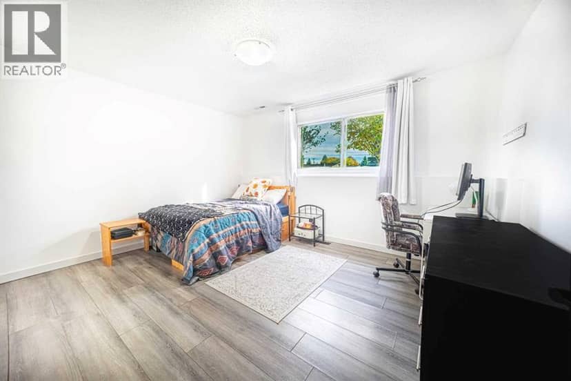 28 Whiteside Crescent — photo 9 of 28