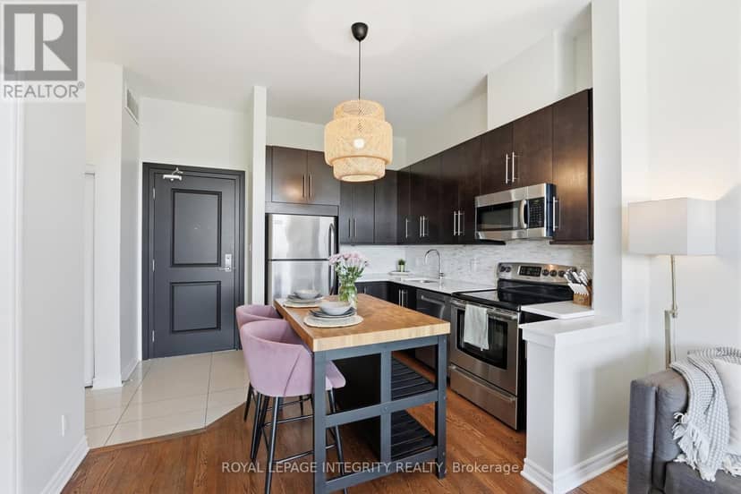 310 - 682 Churchill Avenue N — photo 10 of 39