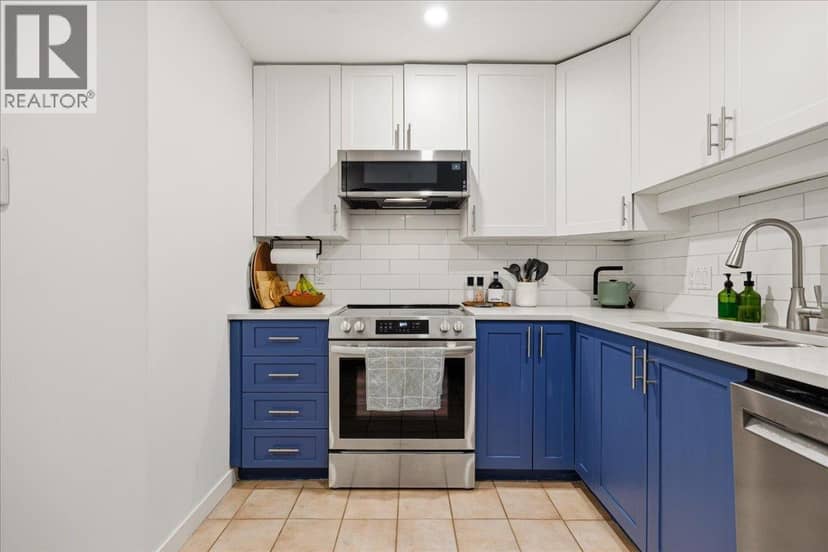 411 2059 CHESTERFIELD AVENUE, North Vancouver, photo 3