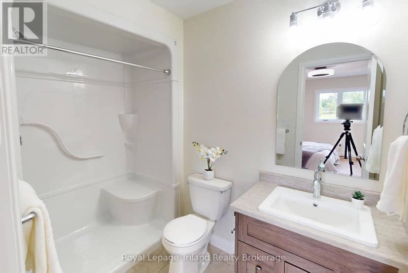B - 137 Wimpole Street — photo 19 of 22