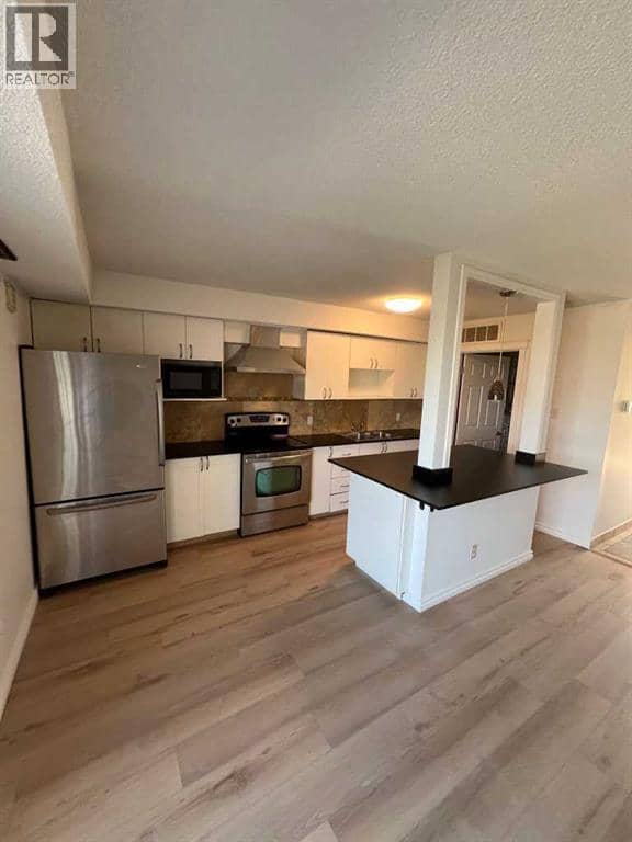 4, 3726 Centre Street NE, Calgary, photo 8