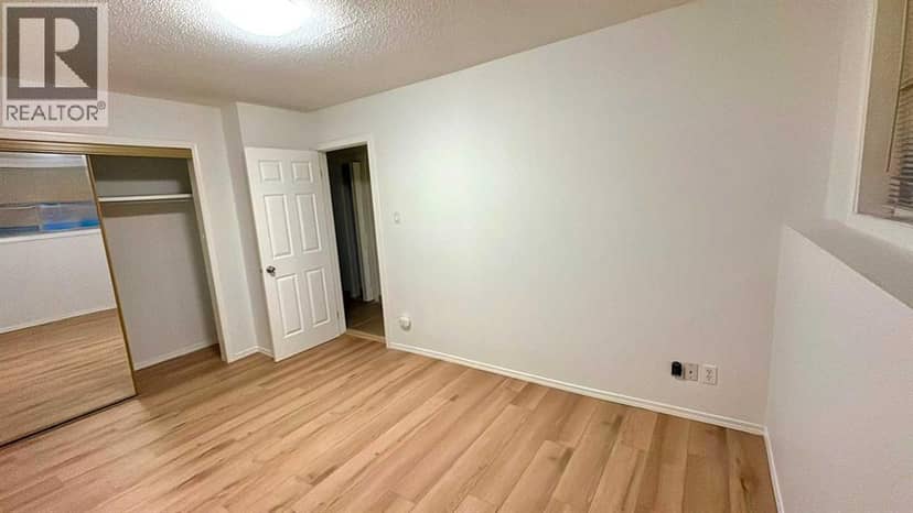 4, 3726 Centre Street NE — photo 35 of 40