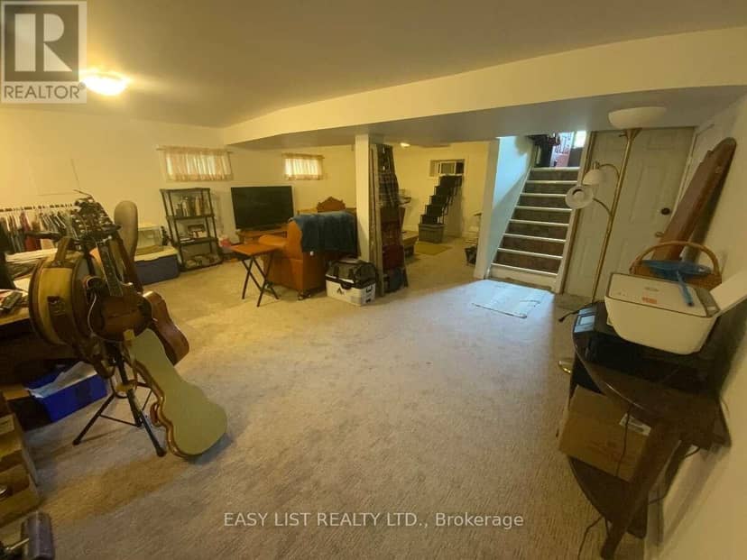 271 Joseph Street — photo 14 of 40