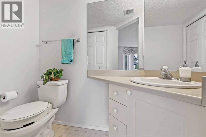 1206 Sienna Park Green SW — photo 14 of 29