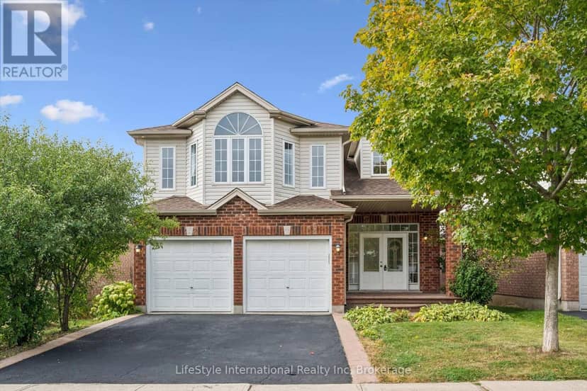 4 Davis Street — photo 1 of 40