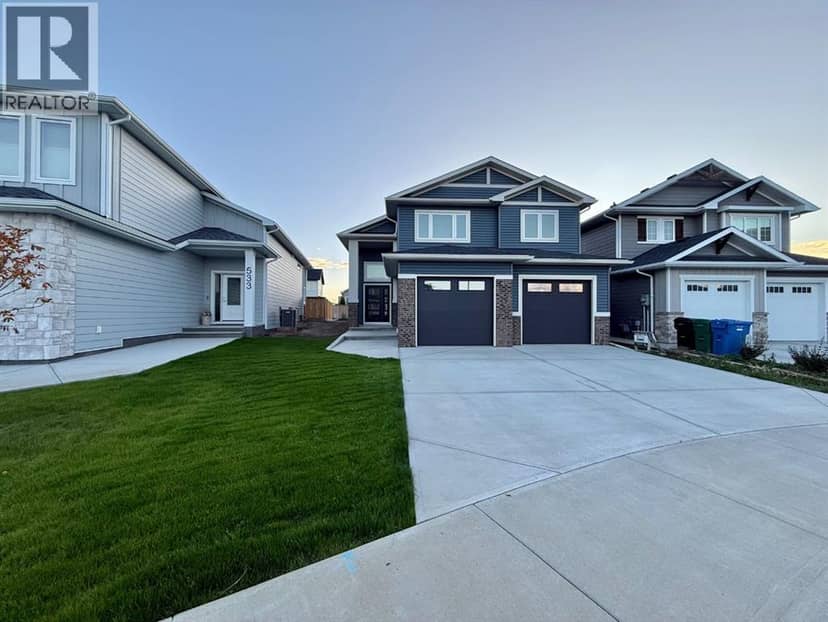 529 Riverhills Way W, Lethbridge, photo 2