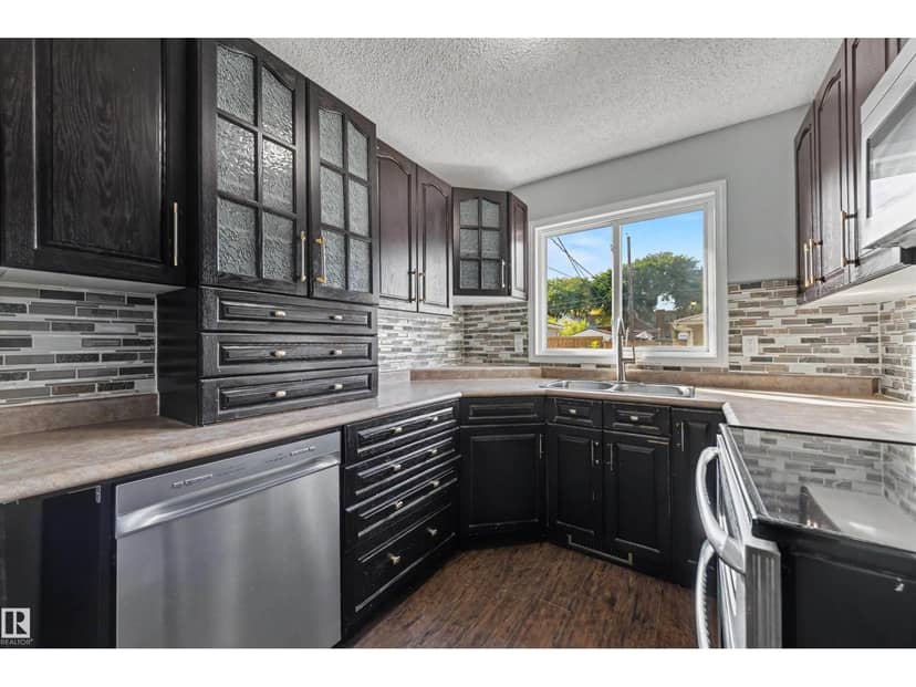 12944 117 ST NW, Edmonton, photo 2