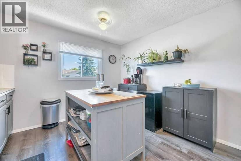 23 Abbercove Road SE — photo 20 of 39