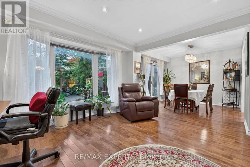 155 Stephen Street — photo 16 of 40