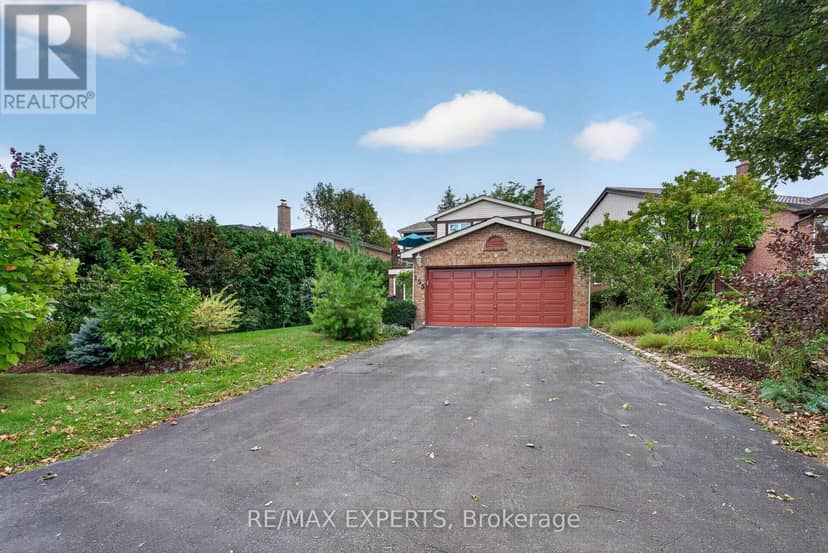 155 Stephen Street, Richmond Hill, photo 2
