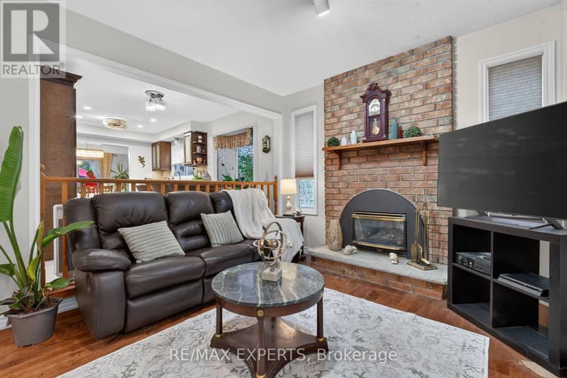 155 Stephen Street, Richmond Hill, photo 6