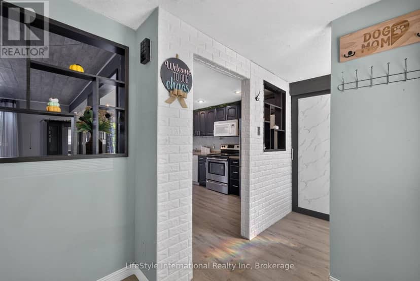 18 Camrose Court — photo 4 of 40